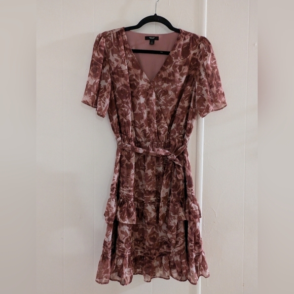 Simply Vera Vera Wang Dresses & Skirts - Simply Vera Vera Wang Pink Floral Midi Dress